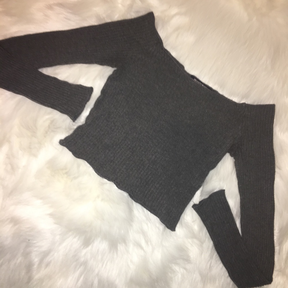 Long sleeve crop top